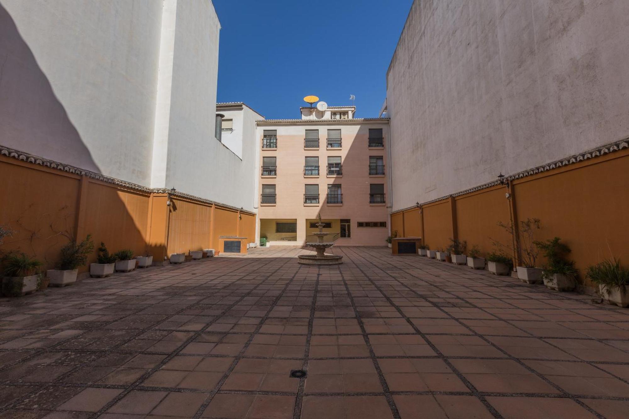 Gracia Suites - Centro Y Confort Con Parking Gratis Гранада Екстериор снимка
